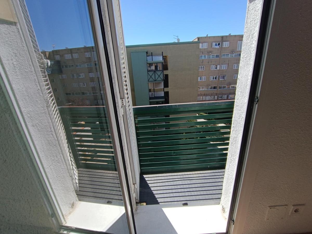 Amplia Habitacion En Vivienda Duplex Madrid Exterior foto